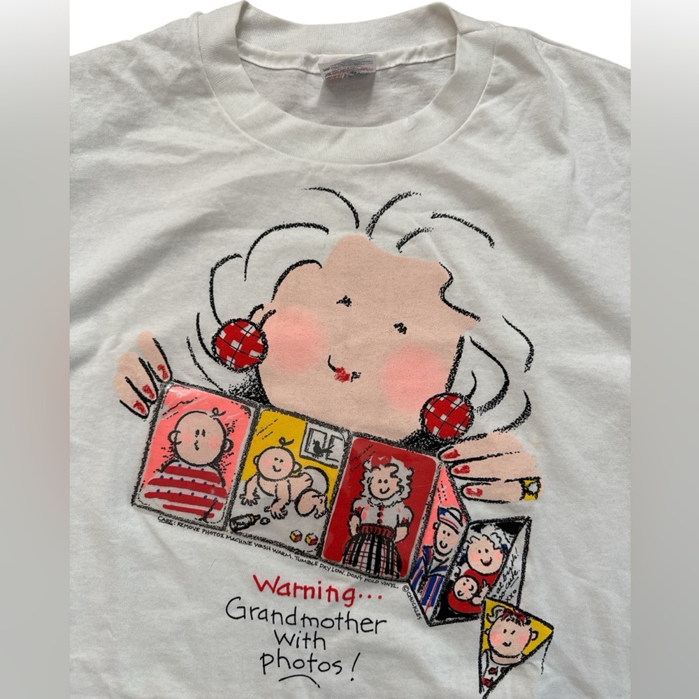 Vintage “Warning Grandmother With Photos” T-Shirt Holds Pics Women’s‎ Size Large